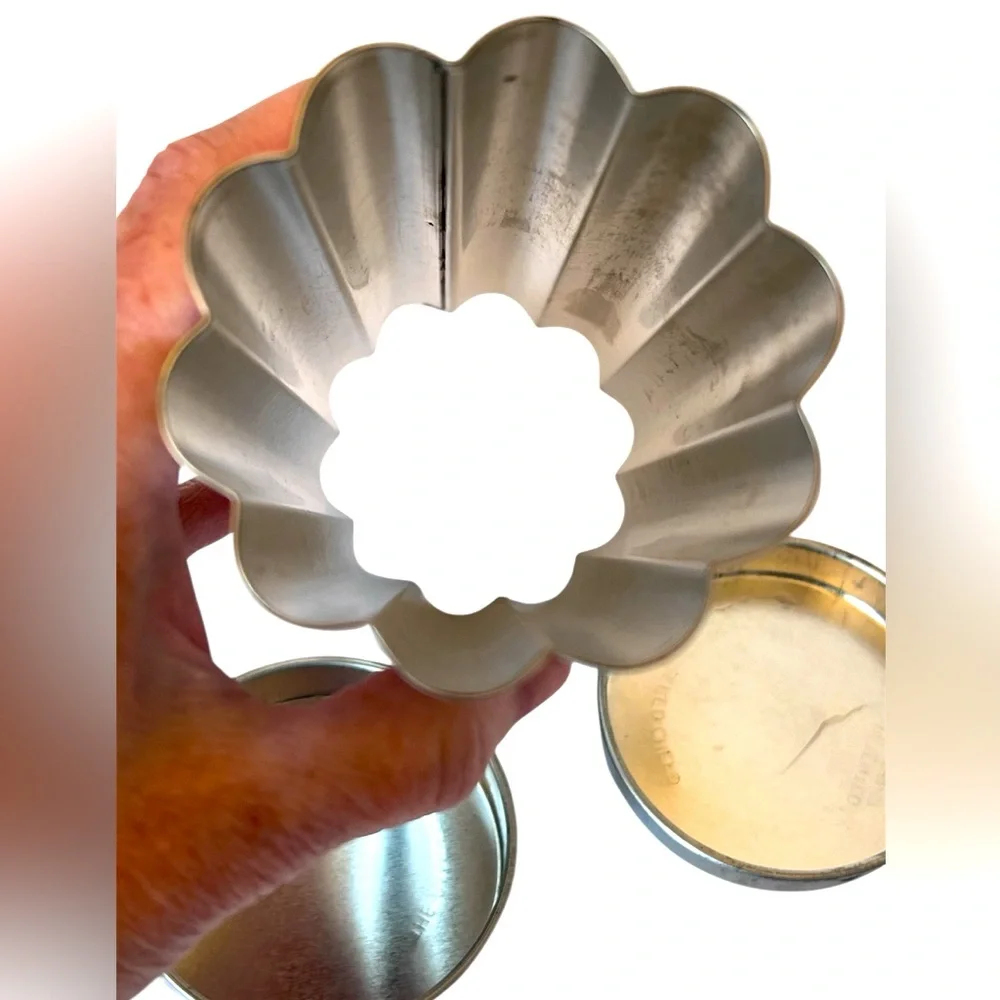 Two Vintage Pampered Chef Silver Decorative Scalloped Bread Tubes.